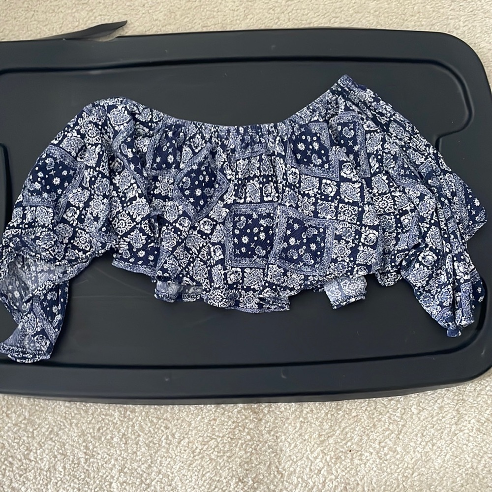 VINTAGE HAVANA Floral Flowy Cropped Top